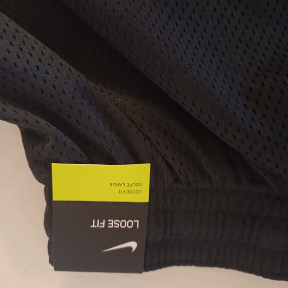 Nike "Lot Of 3" Basketball Shorts & Tops. Brand New. Mens Size: XL. - Picture 9 of 9